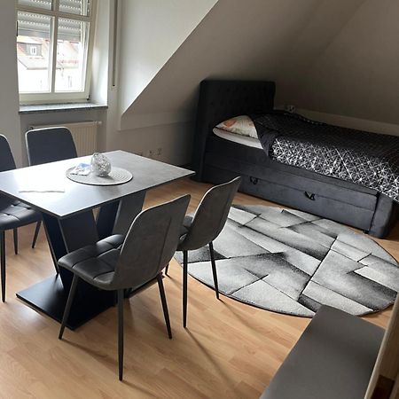 Zimmer Zum Vermieten Direkt An Der Donau Und Am Schloss Neuburg an Der Donau Bagian luar foto