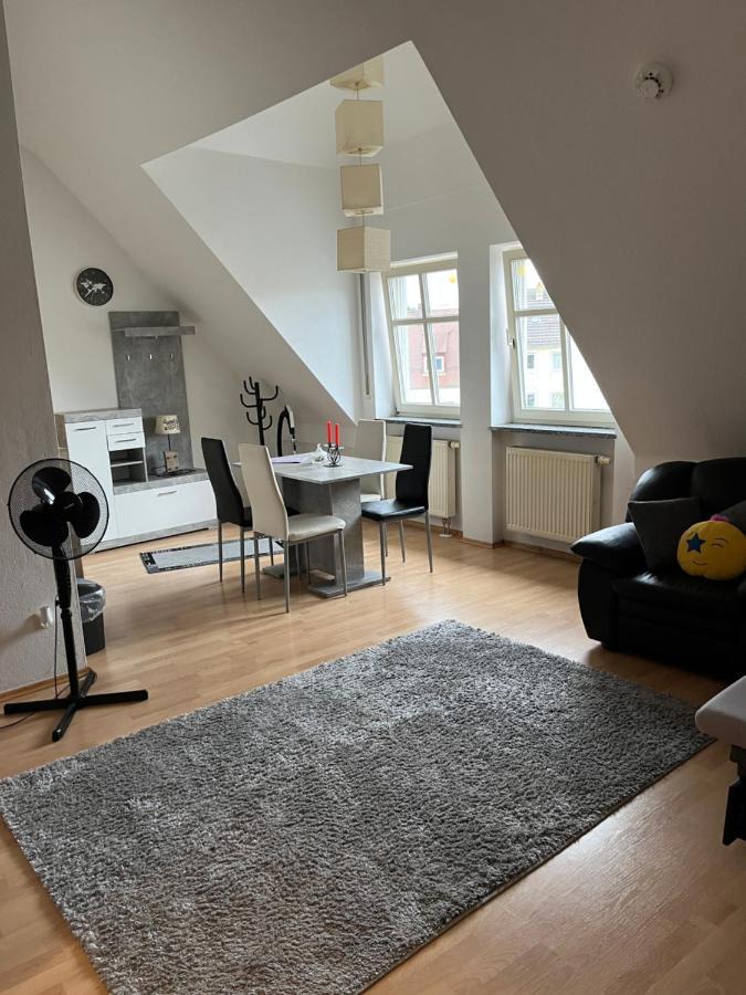 Zimmer Zum Vermieten Direkt An Der Donau Und Am Schloss Neuburg an Der Donau Bagian luar foto